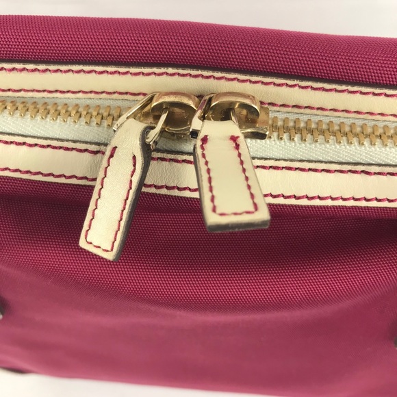 💕Rare 💕Gucci zipper purse - Picture 6 of 12